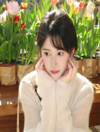 从文化视角看《色っぽい手束真知子》：东西方文化的碰撞与融合 探索艺术与文化的互动关系